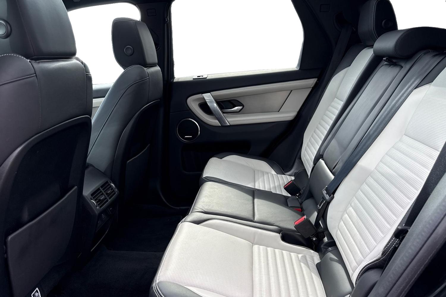 Used Land Rover Discovery Sport 2024 for sale - 76065318: Photo 4