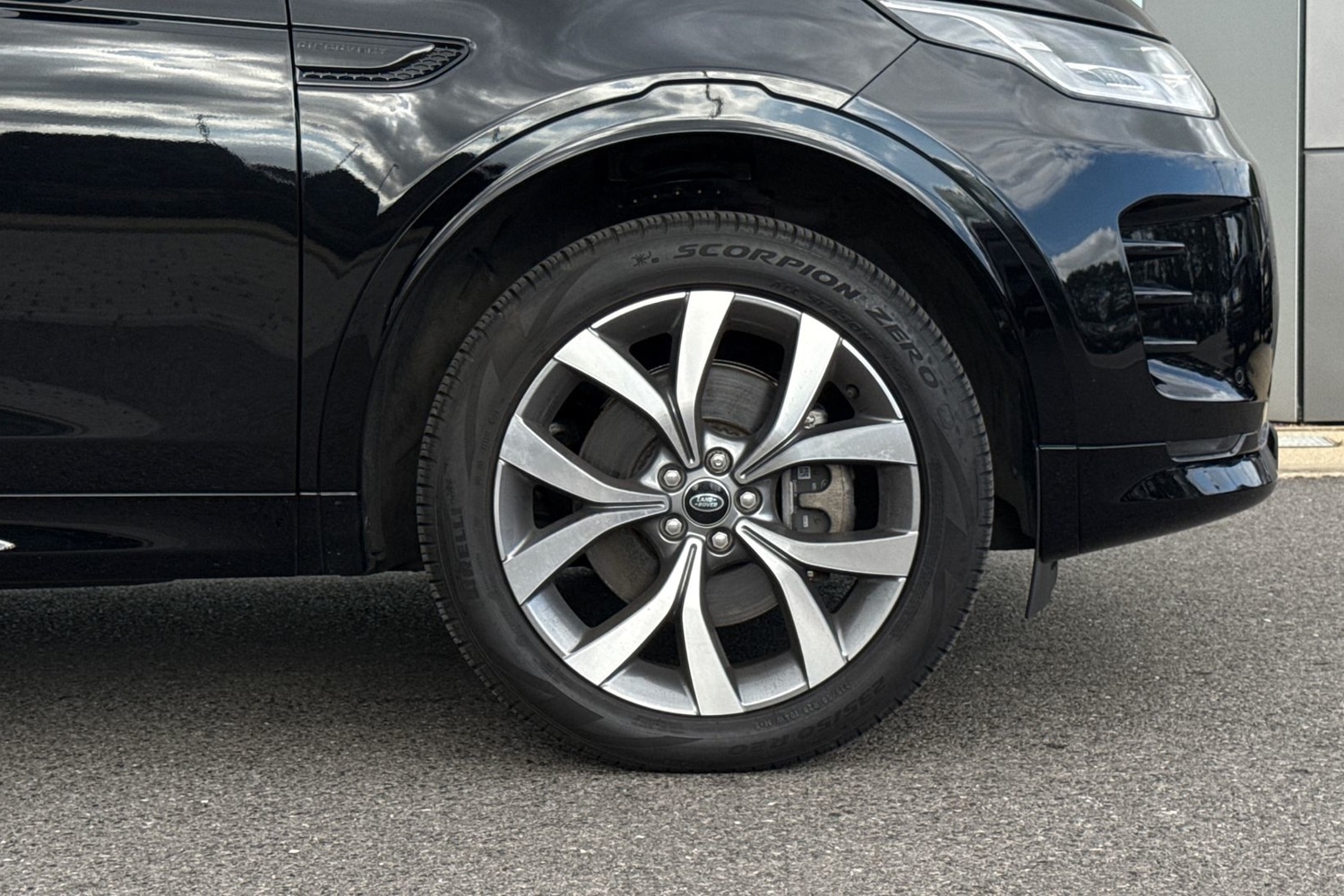 Used Land Rover Discovery Sport 2024 for sale - 76065318: Photo 9