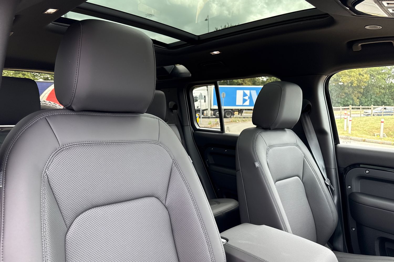 Used Land Rover Defender 110 2026 for sale - 77494096: Photo 10