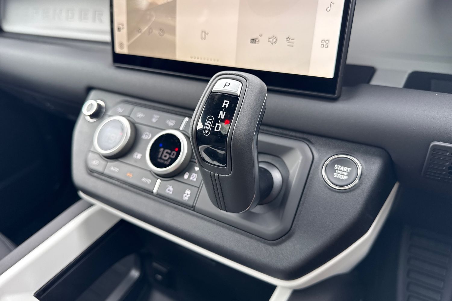 Used Land Rover Defender 110 2026 for sale - 77494096: Photo 16