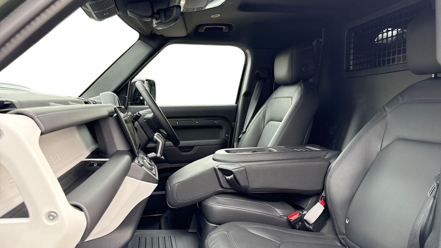 Used Land Rover Defender 110 2026 for sale - 78029486: Photo 24