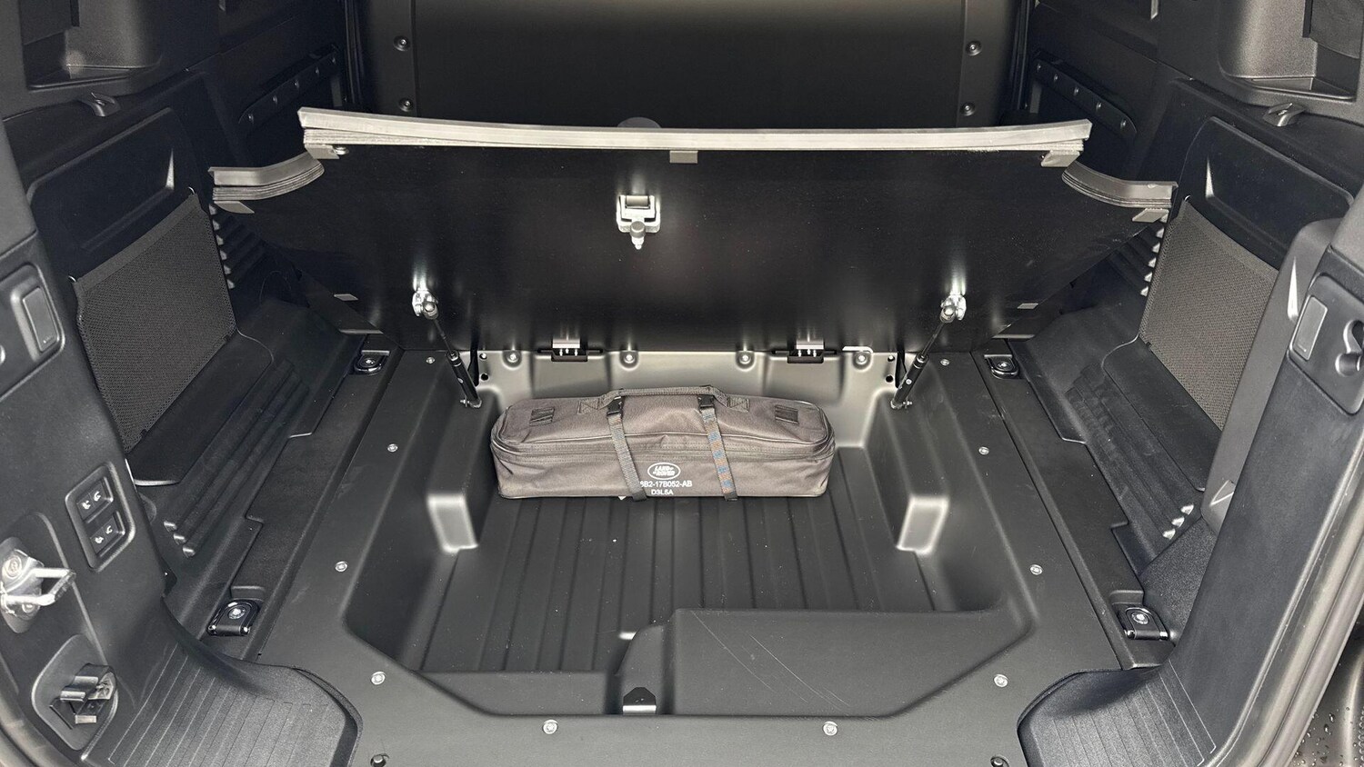 Used Land Rover Defender 110 2026 for sale - 78029486: Photo 35