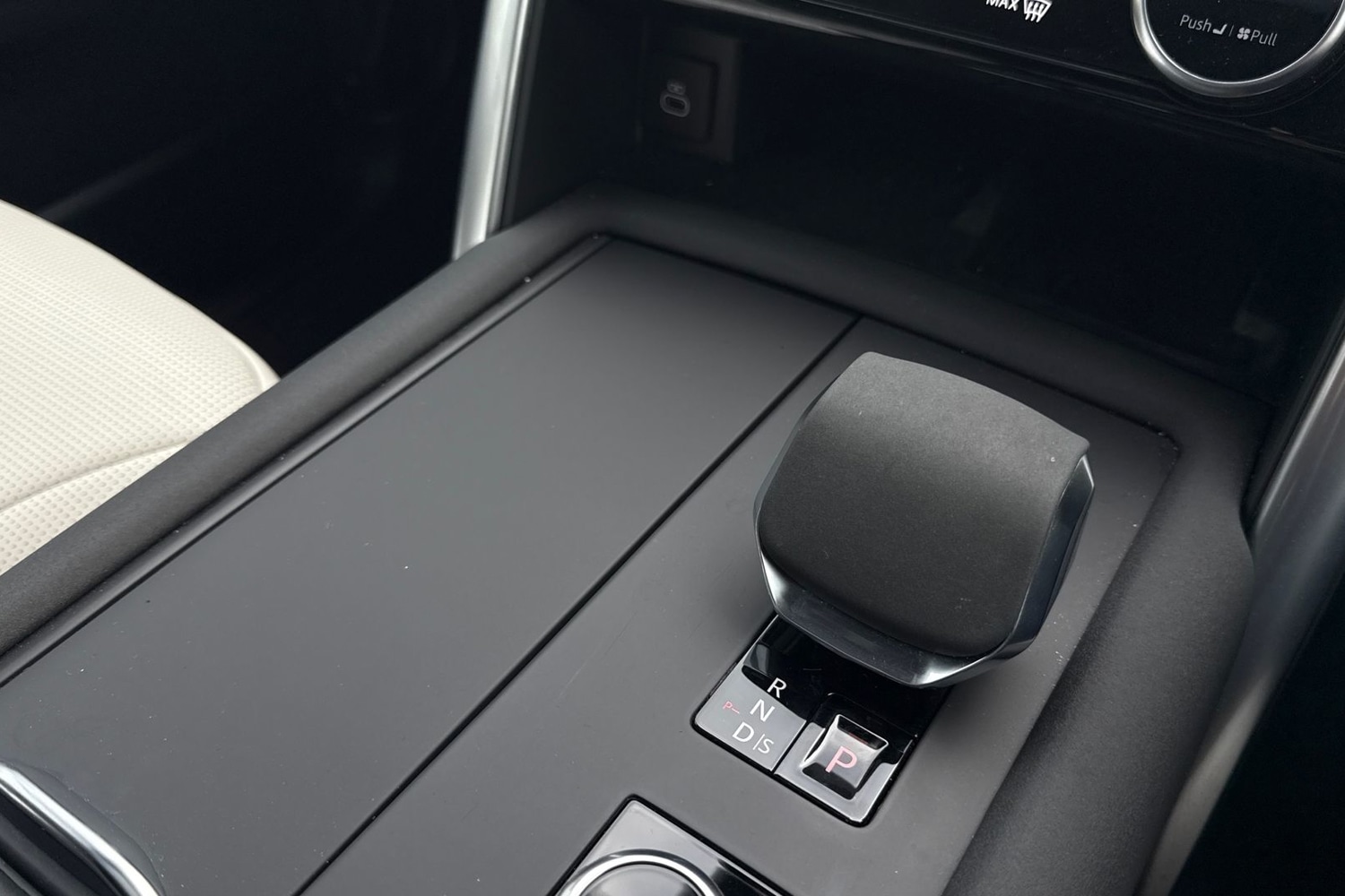 Used Land Rover Discovery 2024 for sale - 76128580: Photo 14