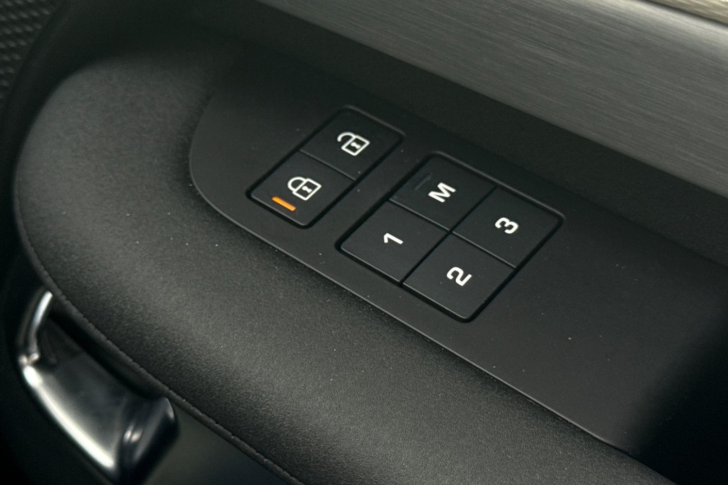 Used Land Rover Discovery 2024 for sale - 76128580: Photo 25