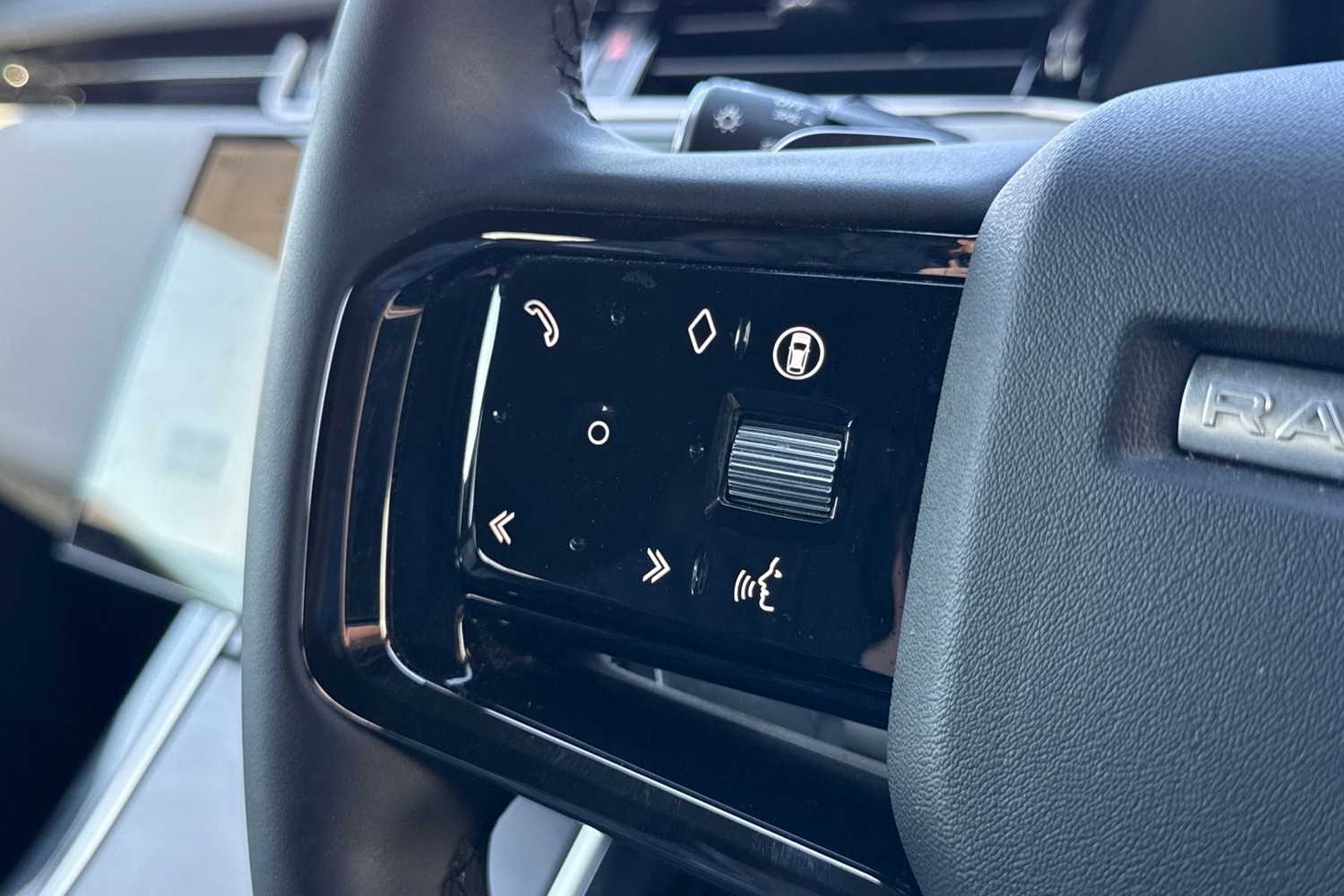 Used Land Rover Range Rover Evoque 2025 for sale - 77935637: Photo 46