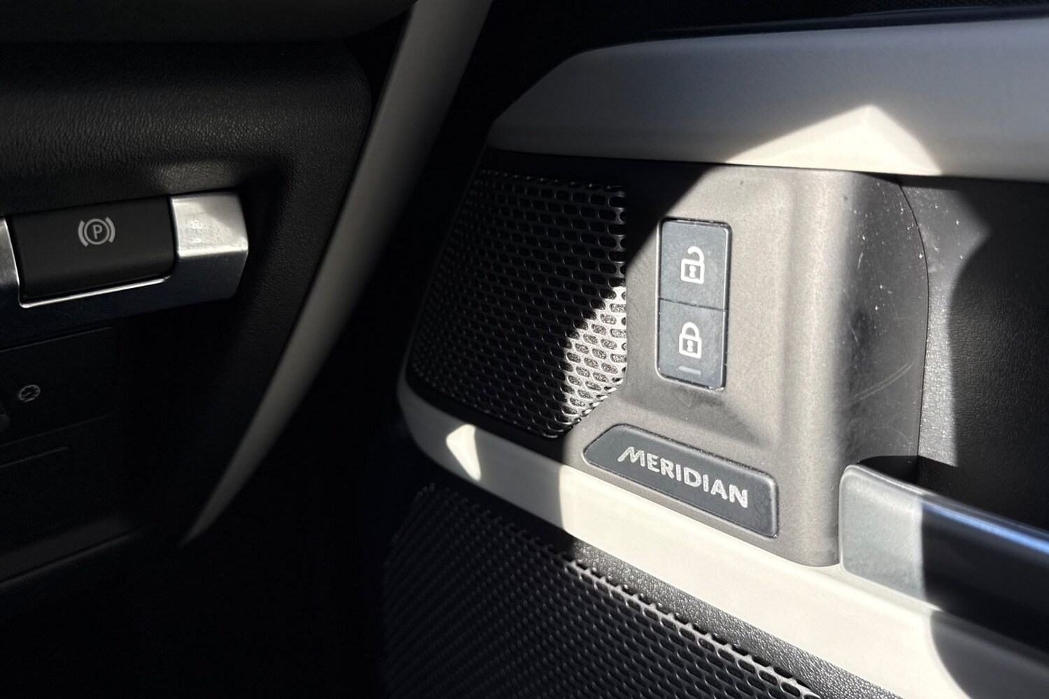 Used Land Rover Defender 110 2024 for sale - 76662255: Photo 25