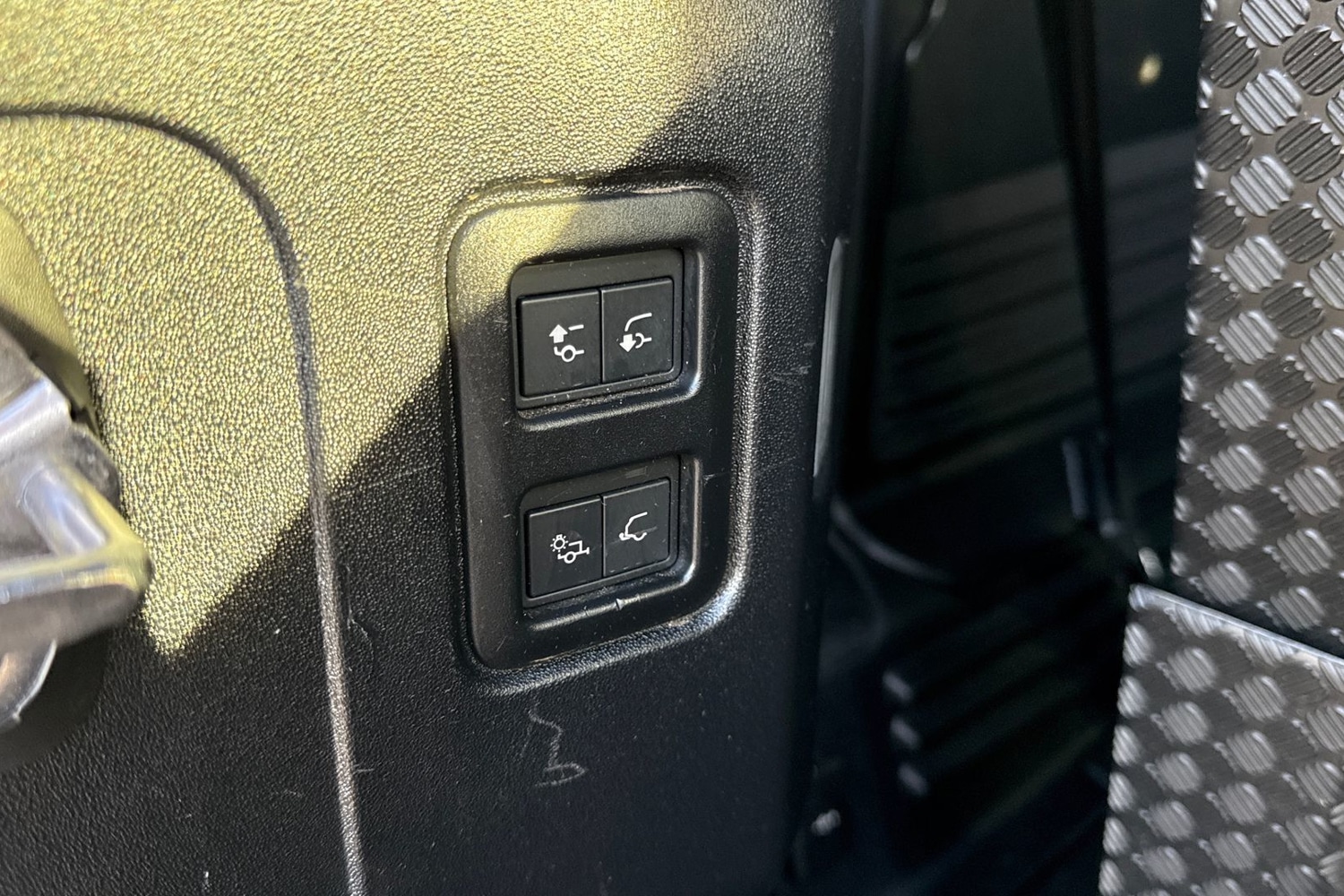 Used Land Rover Defender 110 2024 for sale - 76662255: Photo 28