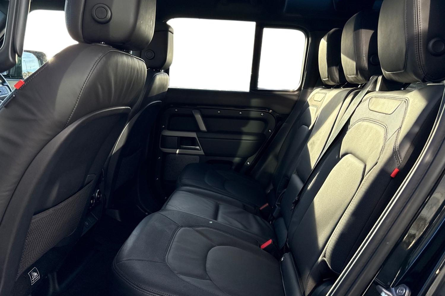 Used Land Rover Defender 110 2024 for sale - 76662255: Photo 4