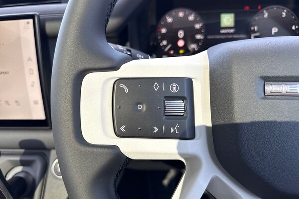 Used Land Rover Defender 110 2025 for sale - 75524960: Photo 17
