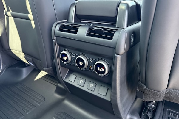 Used Land Rover Defender 110 2025 for sale - 75524960: Photo 26