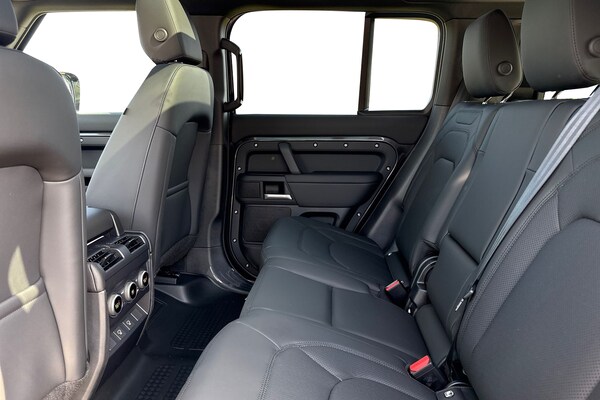 Used Land Rover Defender 110 2025 for sale - 75524960: Photo 4