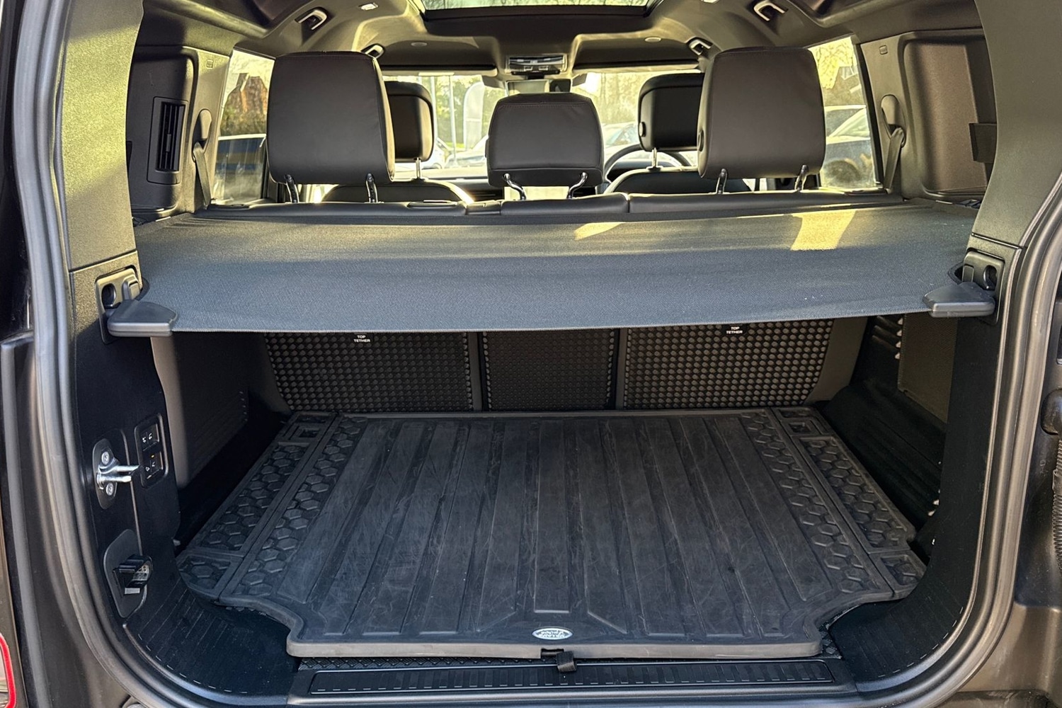 Used Land Rover Defender 2023 for sale - 77048475: Photo 10