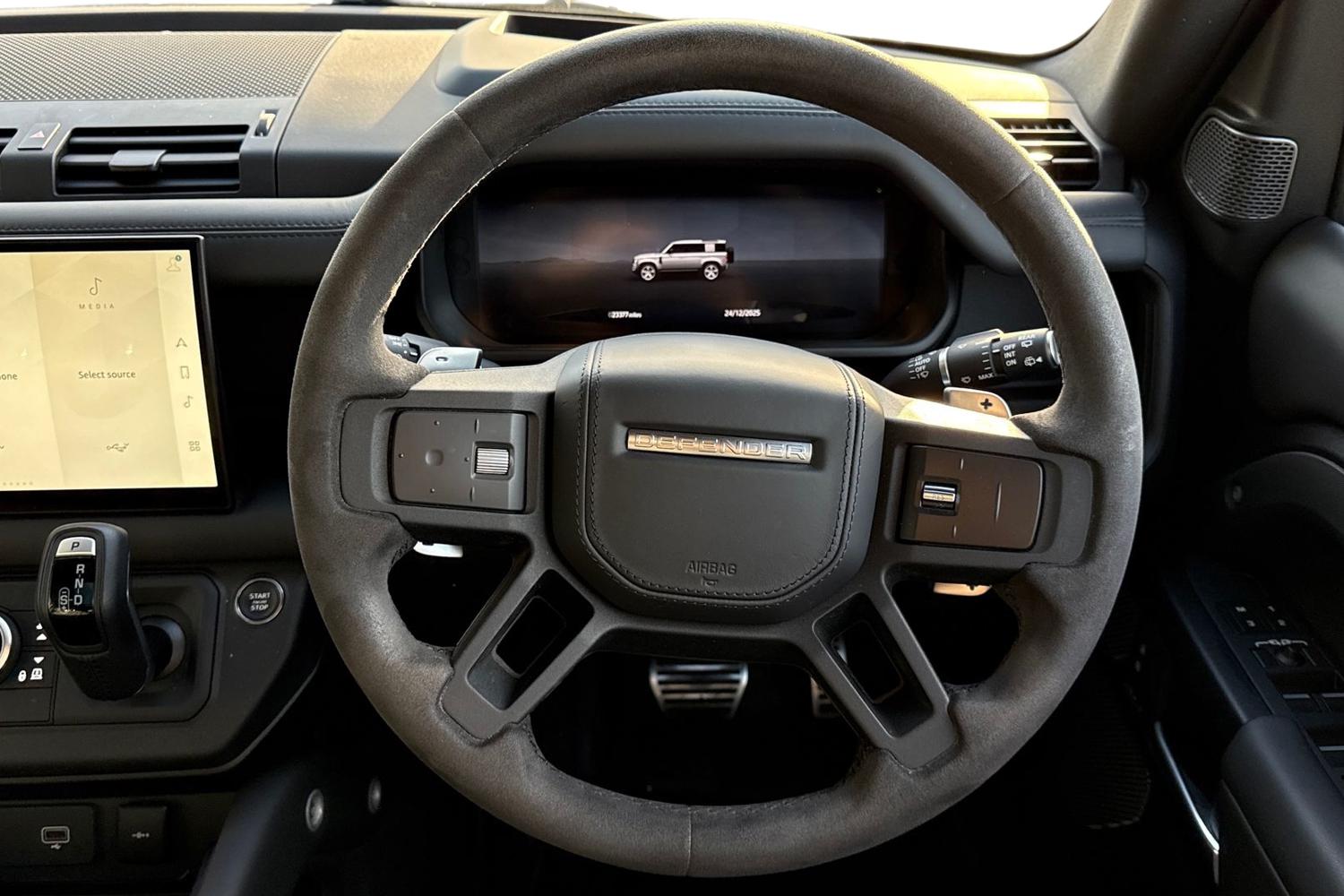 Used Land Rover Defender 2023 for sale - 77048475: Photo 15