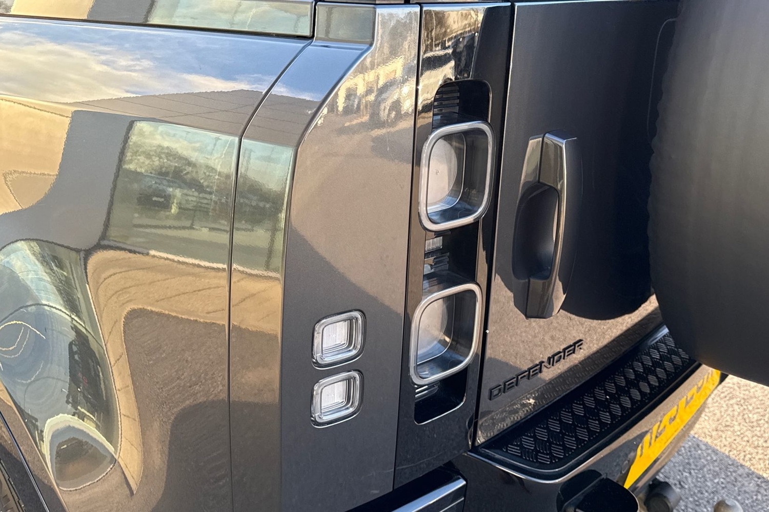 Used Land Rover Defender 2023 for sale - 77048475: Photo 19