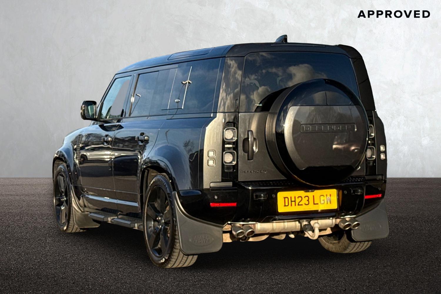 Used Land Rover Defender 2023 for sale - 77048475: Photo 2