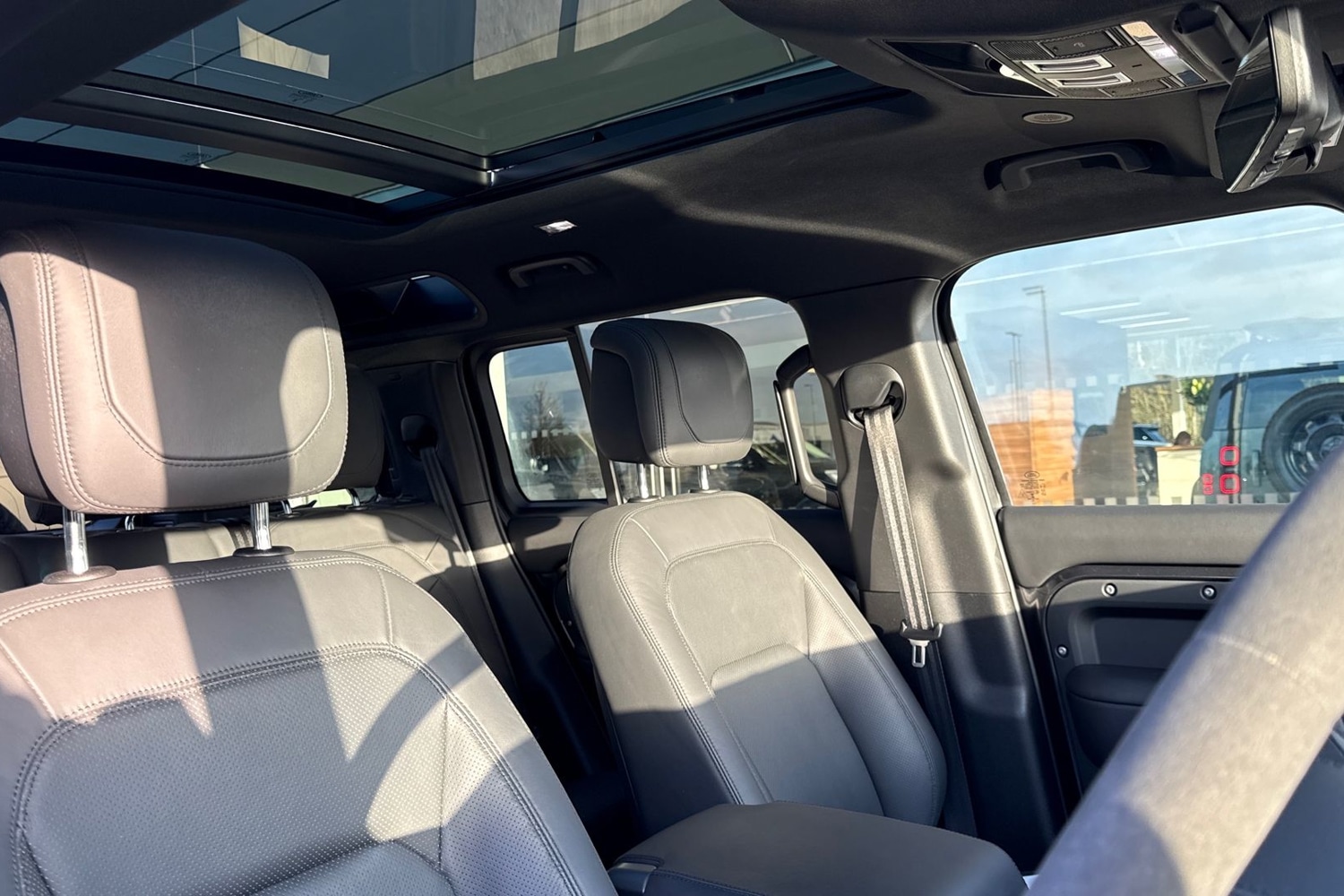 Used Land Rover Defender 2023 for sale - 77048475: Photo 21