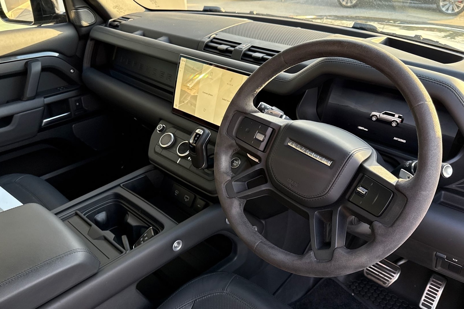 Used Land Rover Defender 2023 for sale - 77048475: Photo 33