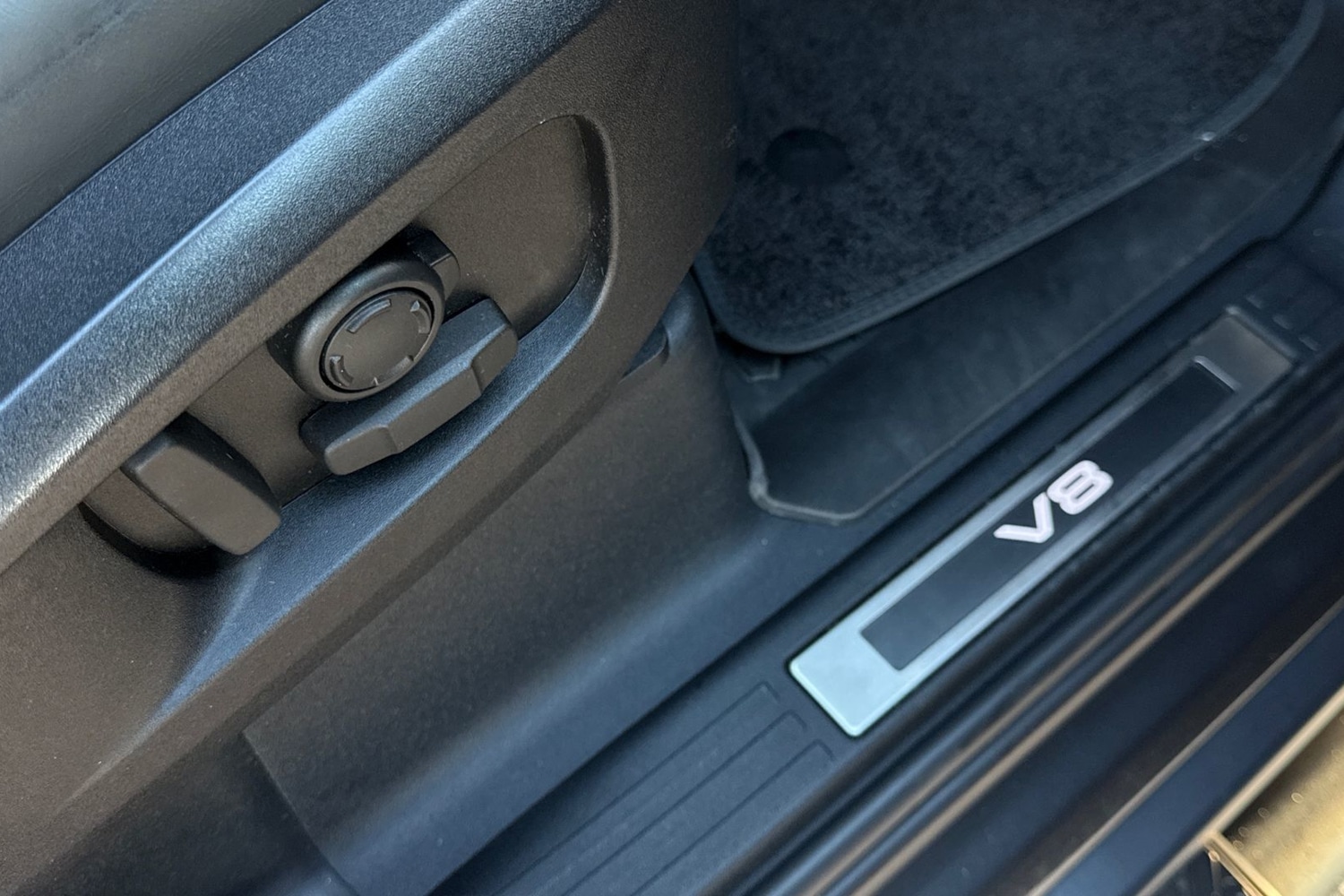 Used Land Rover Defender 2023 for sale - 77048475: Photo 34