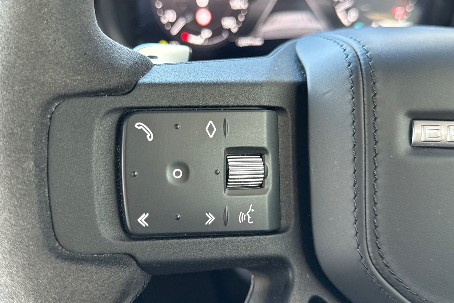 Used Land Rover Defender 2023 for sale - 77048475: Photo 45