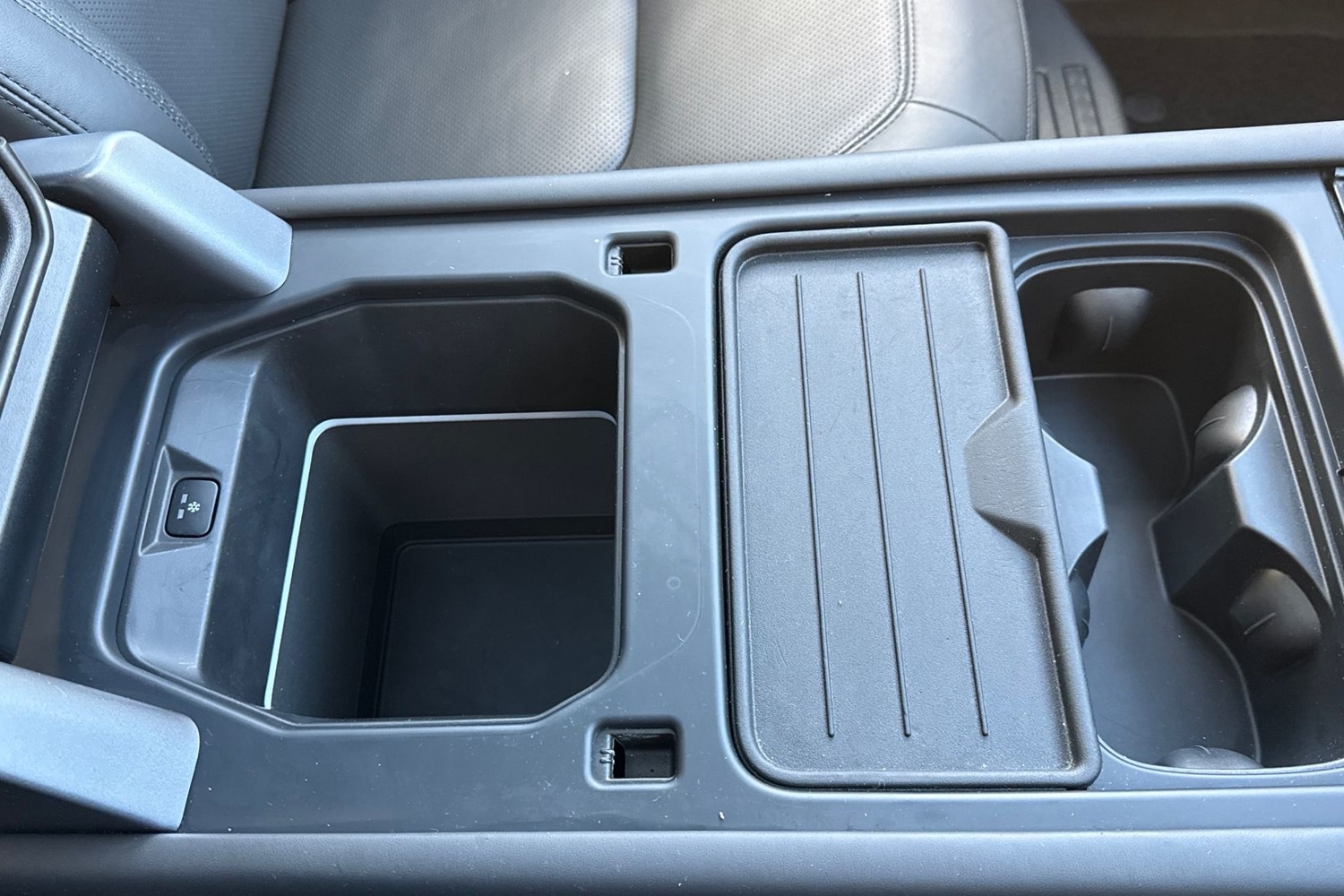 Used Land Rover Defender 2023 for sale - 77048475: Photo 50