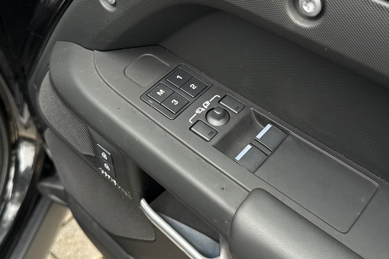 Used Land Rover Defender 90 2024 for sale - 77654337: Photo 26