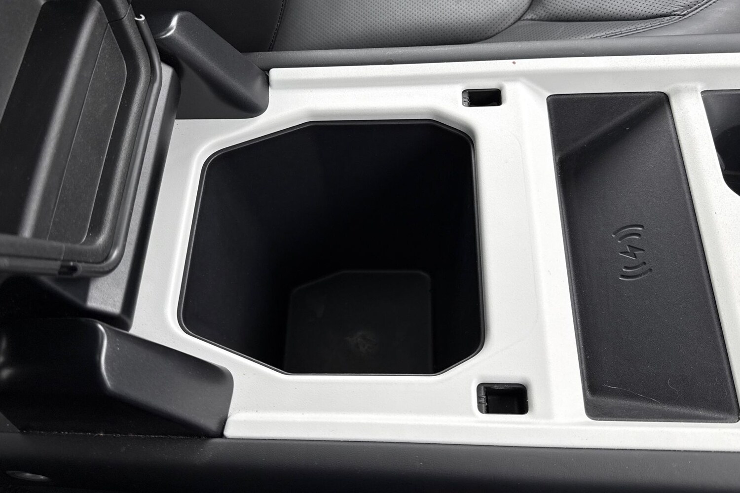 Used Land Rover Defender 90 2024 for sale - 77654337: Photo 51