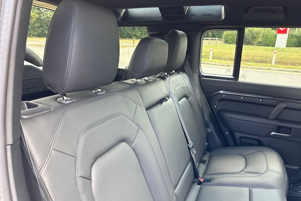 Used Land Rover Defender 110 2025 for sale - 75787282: Photo 12