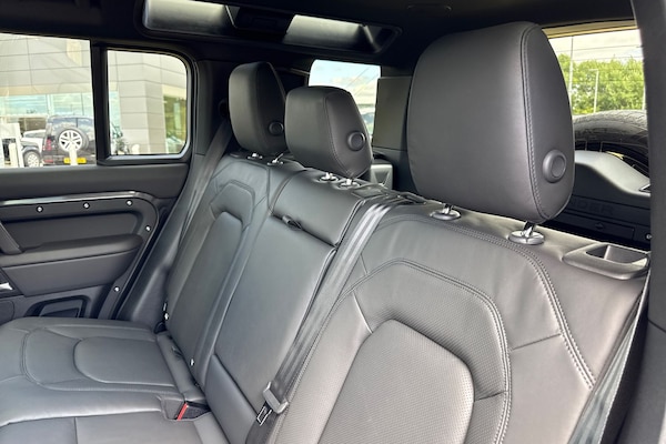 Used Land Rover Defender 110 2025 for sale - 75787282: Photo 13