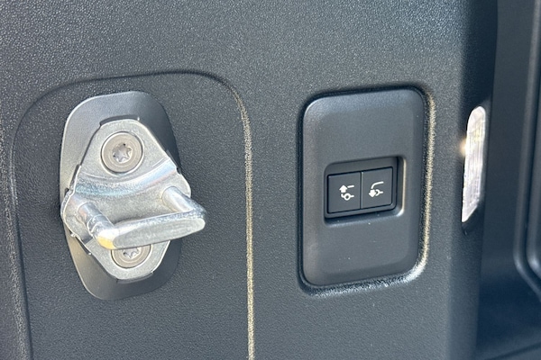 Used Land Rover Defender 110 2025 for sale - 75787282: Photo 29