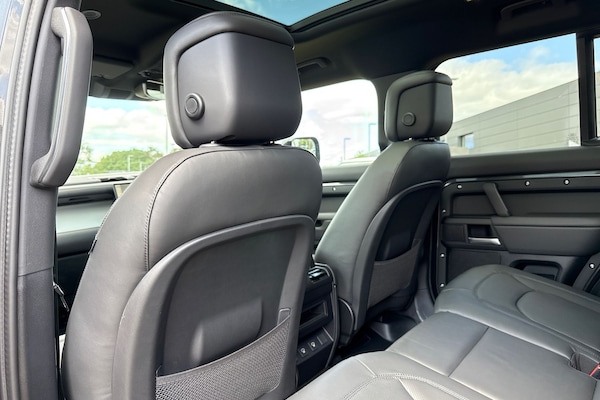 Used Land Rover Defender 110 2025 for sale - 75787282: Photo 32