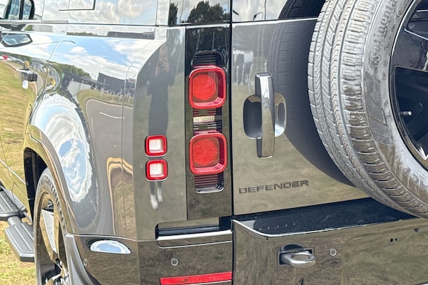 Used Land Rover Defender 110 2025 for sale - 75787282: Photo 33