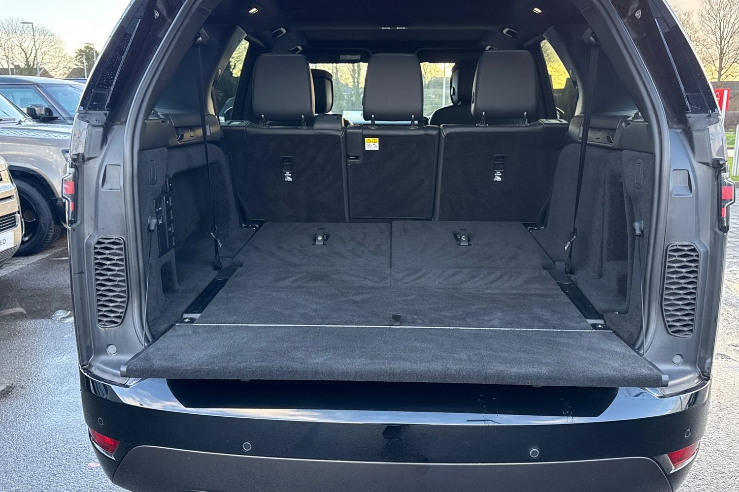 Used Land Rover Discovery 2024 for sale - 77128761: Photo 10