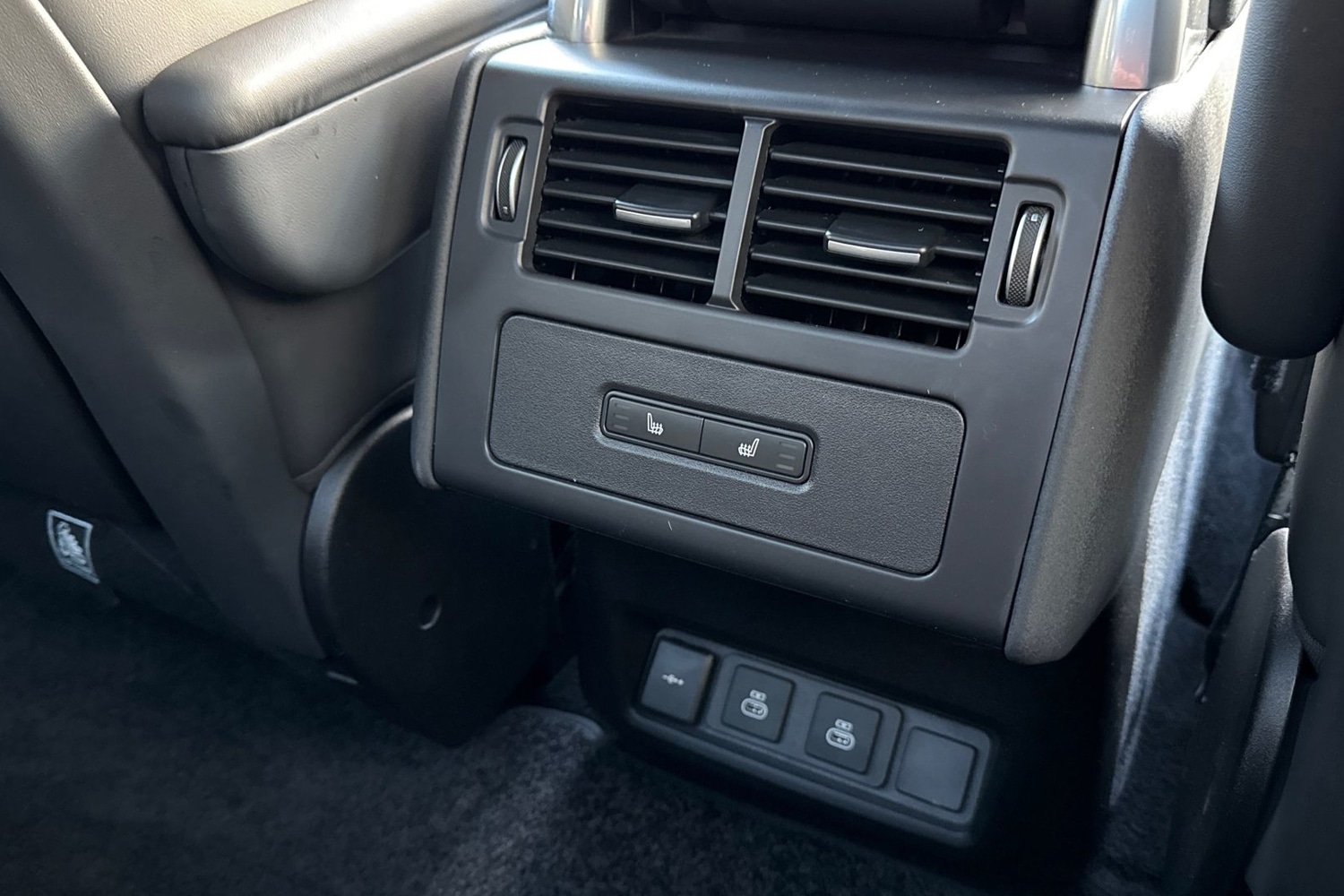 Used Land Rover Discovery 2024 for sale - 77128761: Photo 18