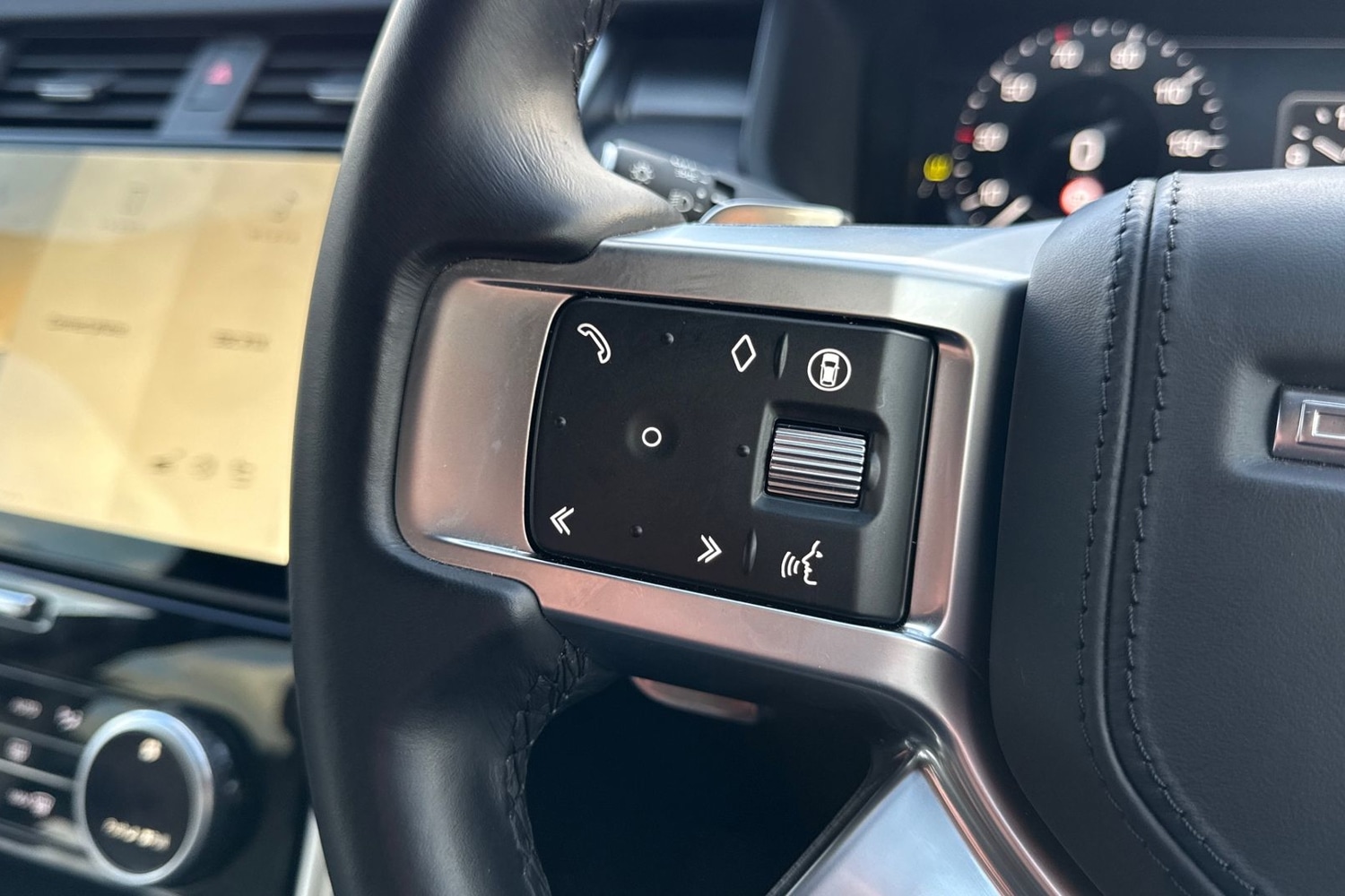 Used Land Rover Discovery 2024 for sale - 77128761: Photo 32