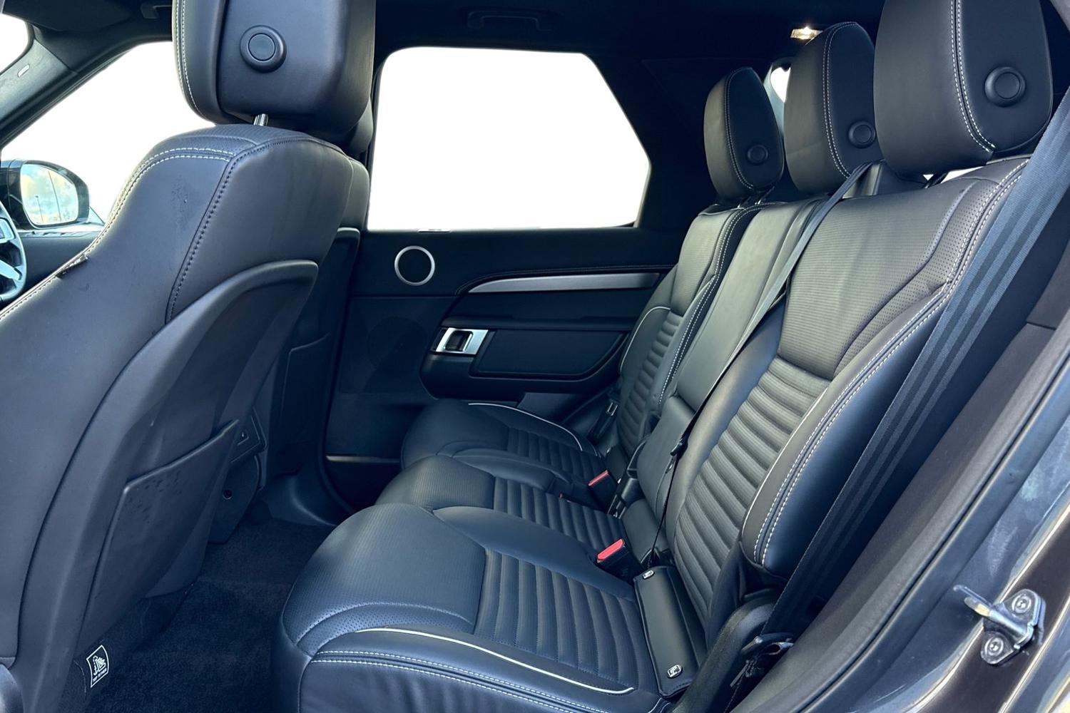 Used Land Rover Discovery 2024 for sale - 77128761: Photo 4