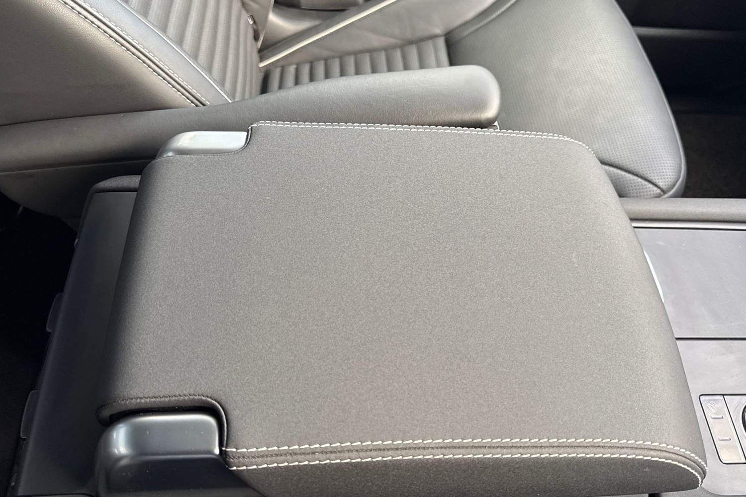 Used Land Rover Discovery 2024 for sale - 77128761: Photo 43