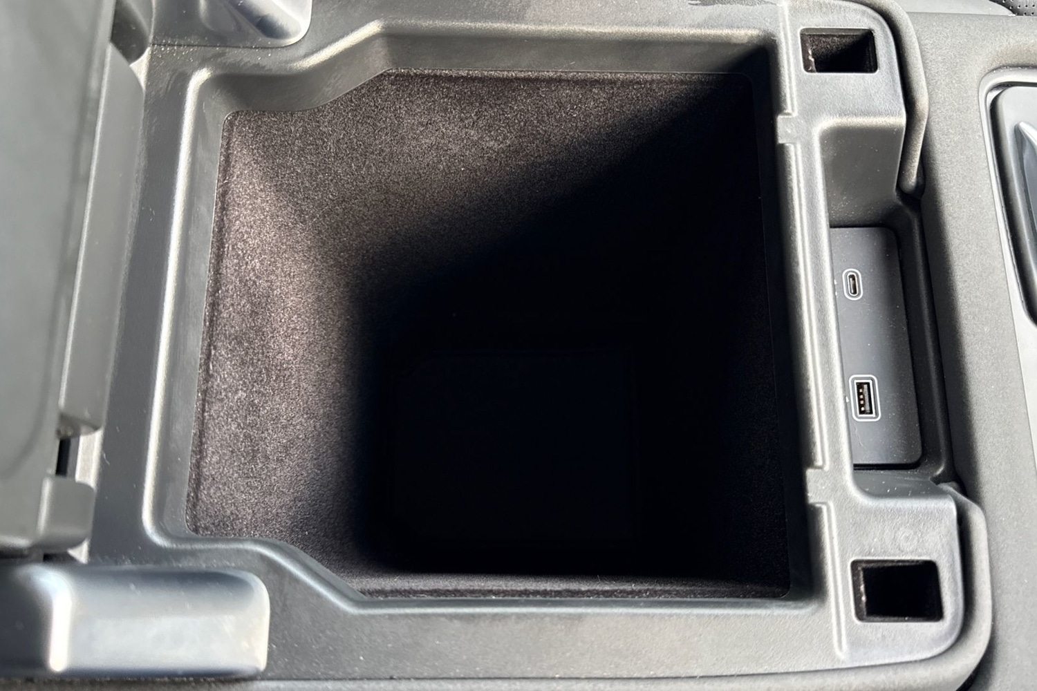 Used Land Rover Discovery 2024 for sale - 77128761: Photo 44