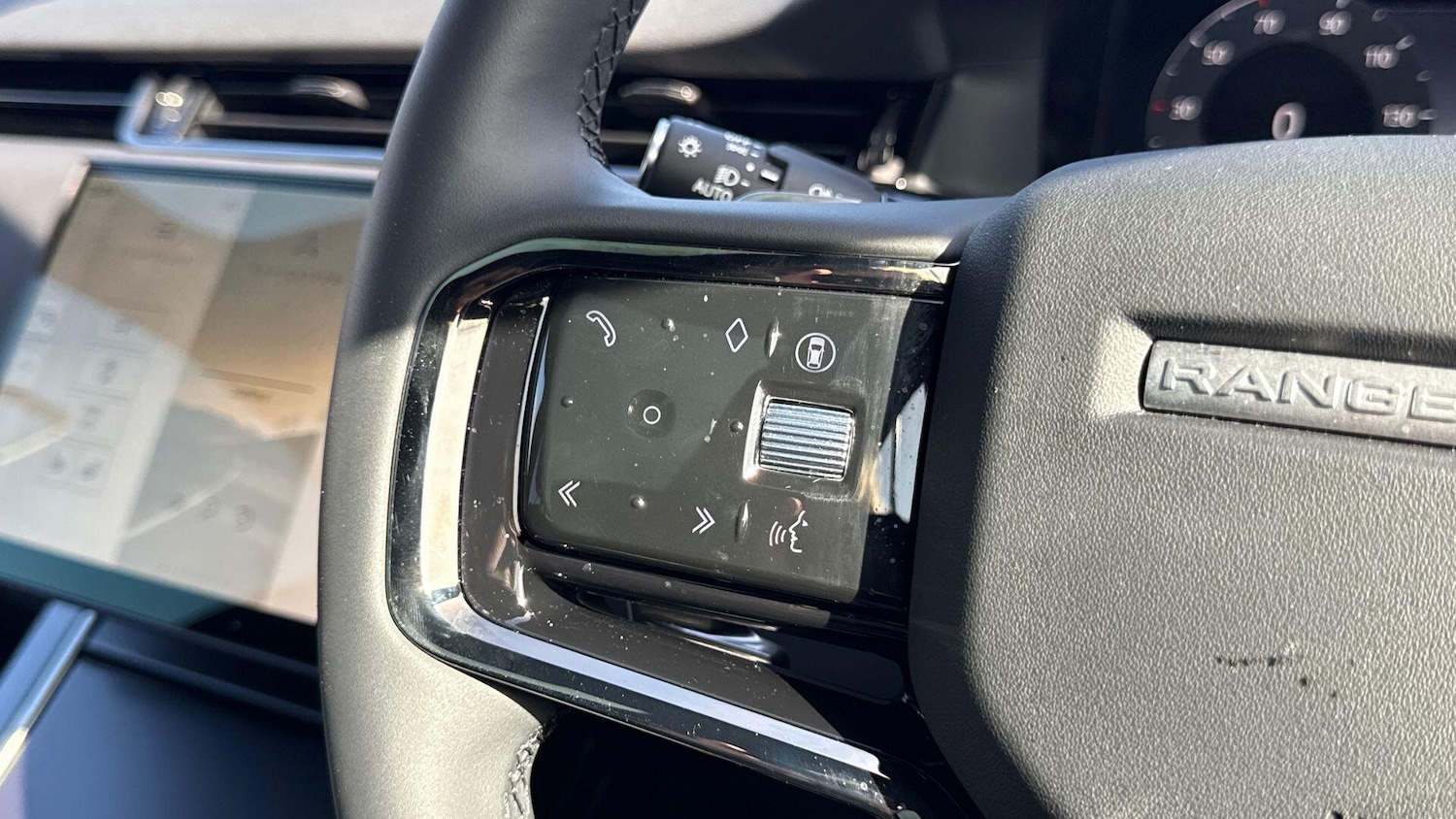 Used Land Rover Range Rover Evoque 2025 for sale - 77951856: Photo 15