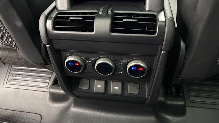 Used Land Rover Defender 2023 for sale - 77368569: Photo 17