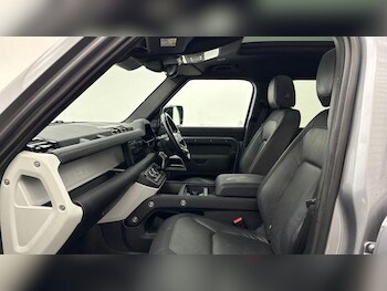 Used Land Rover Defender 110 2023 for sale - 77368569: Photo