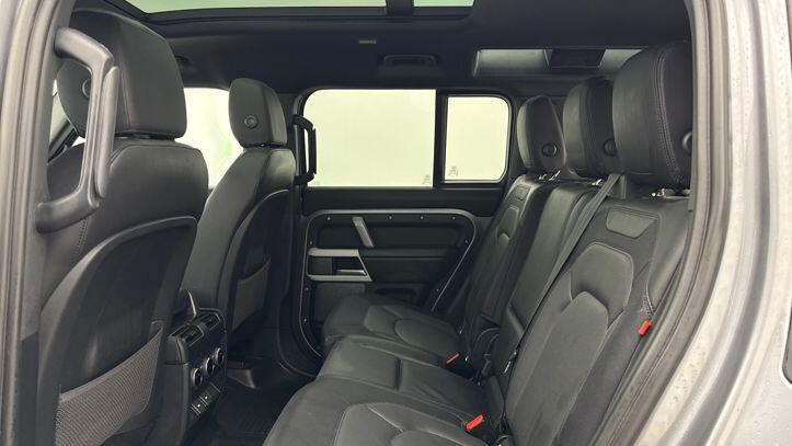 Used Land Rover Defender 2023 for sale - 77368569: Photo 4