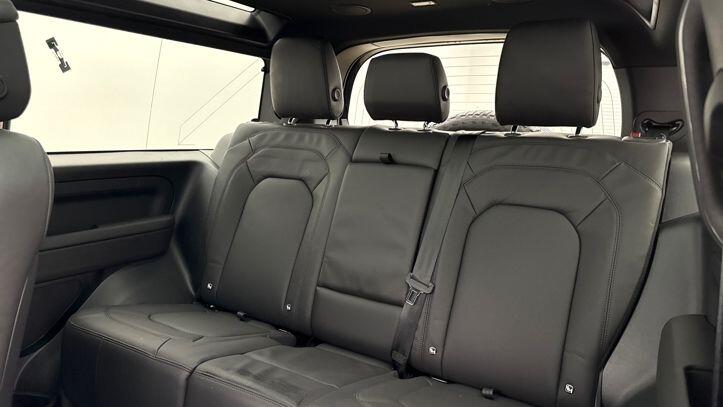 Used Land Rover Defender 2025 for sale - 77654235: Photo 4