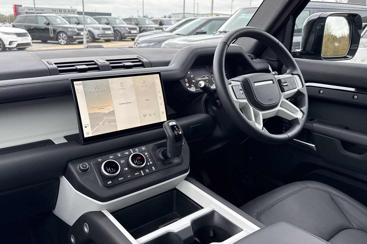 Used Land Rover Defender 90 2025 for sale - 77654235: Photo 45