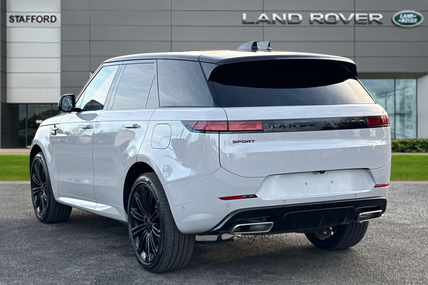 Used Land Rover Range Rover Sport 2026 for sale - 78122412: Photo 2