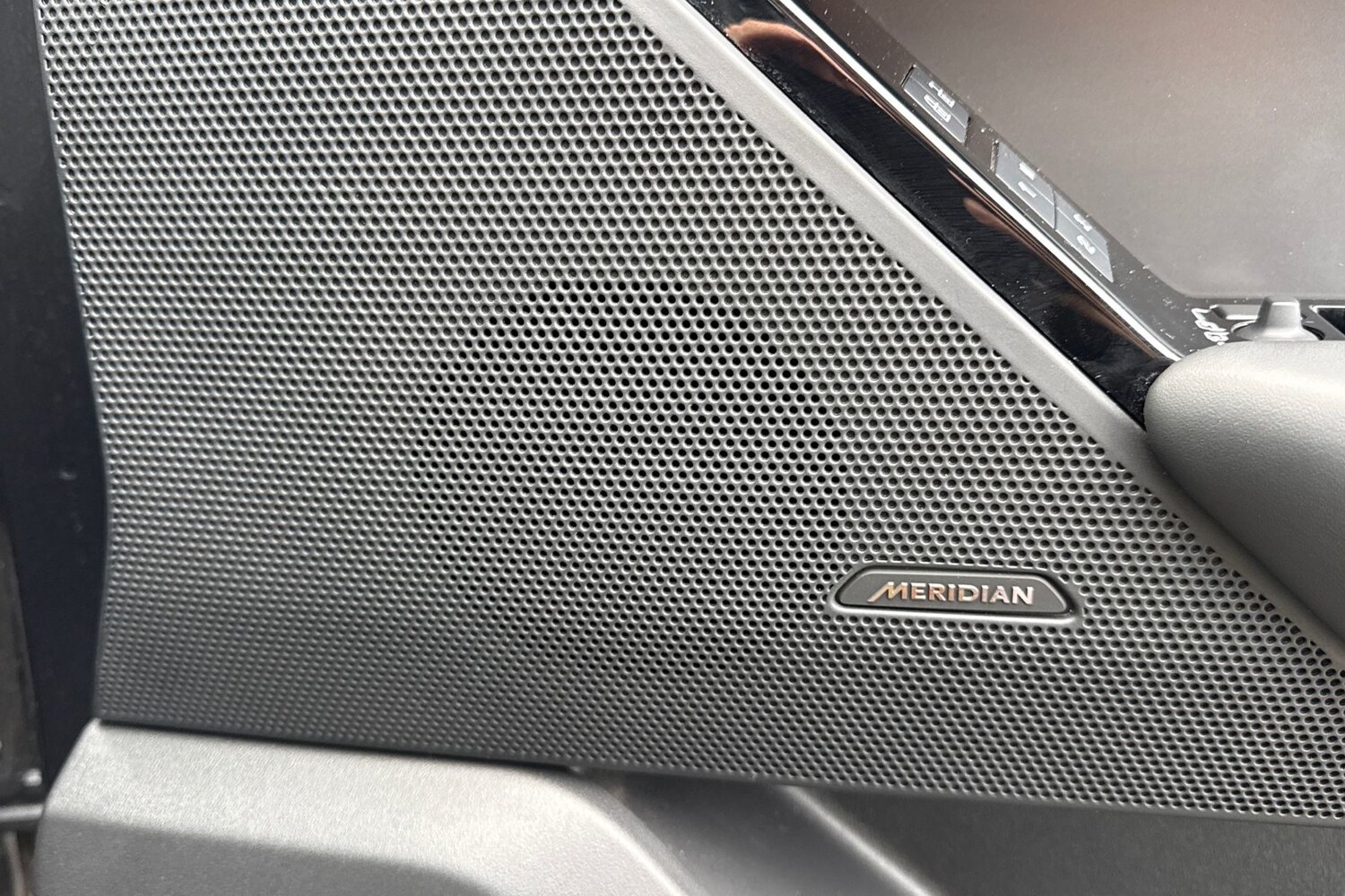 Used Land Rover Range Rover Velar 2023 for sale - 76836363: Photo 24