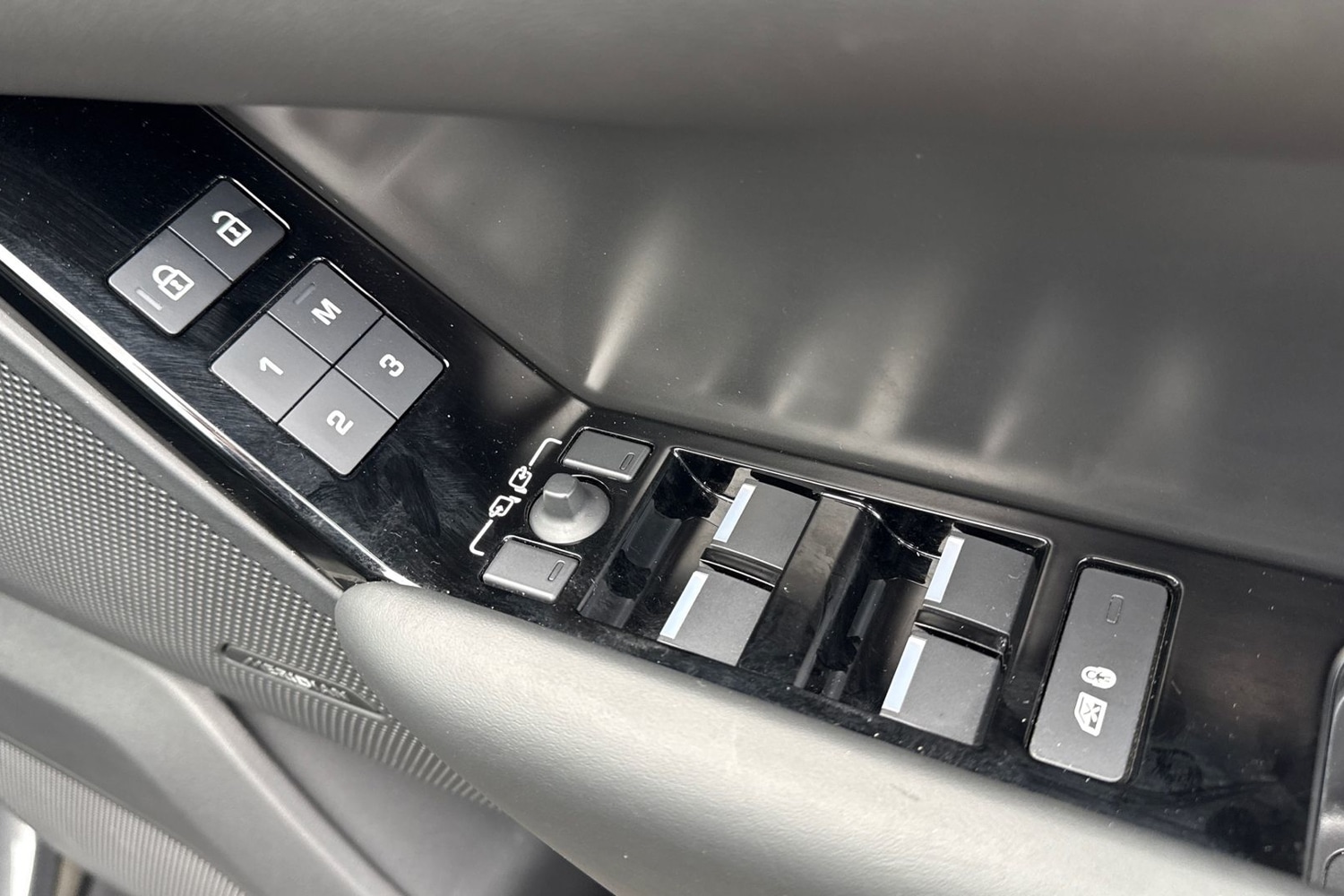 Used Land Rover Range Rover Velar 2023 for sale - 76836363: Photo 25