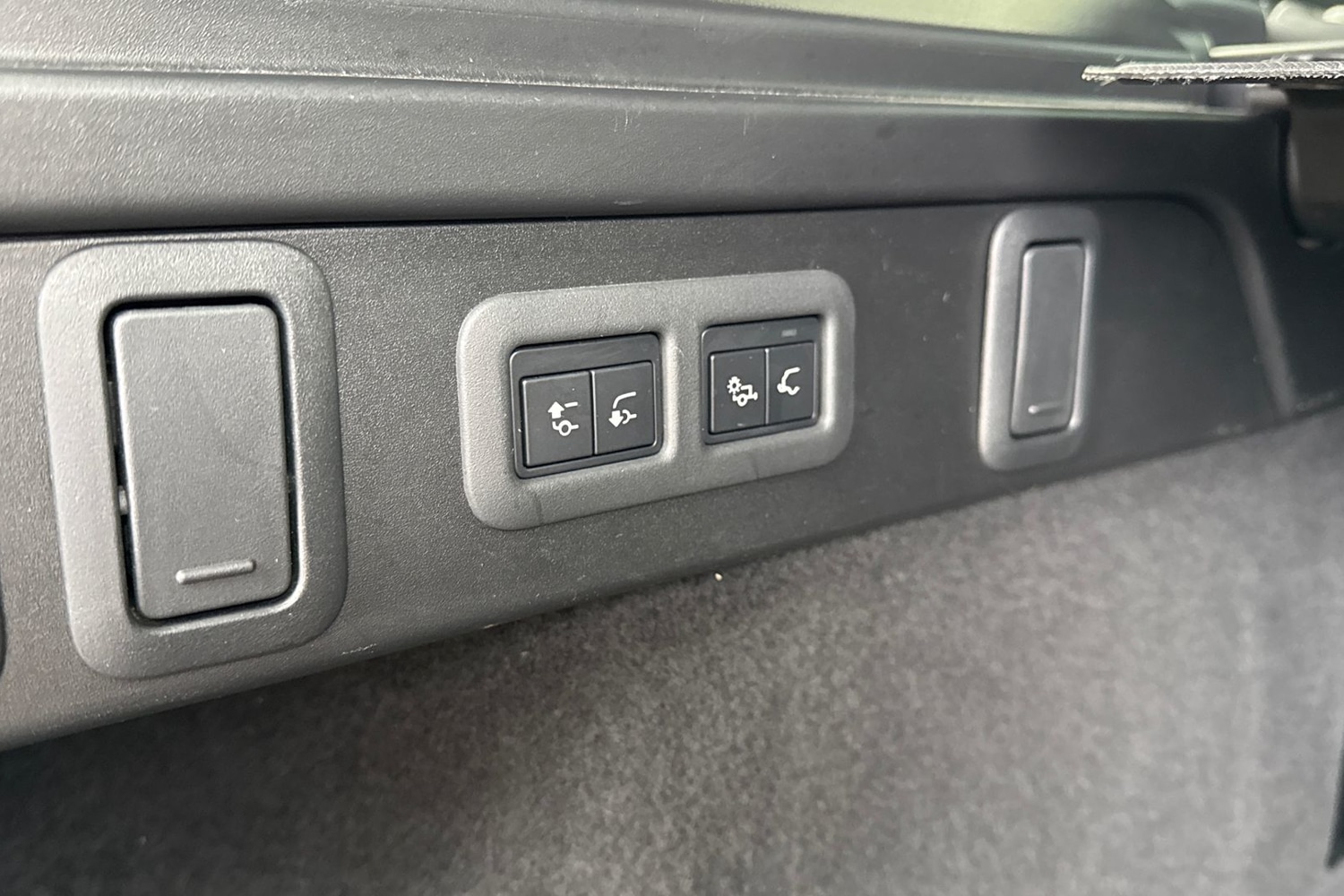 Used Land Rover Range Rover Velar 2023 for sale - 76836363: Photo 35