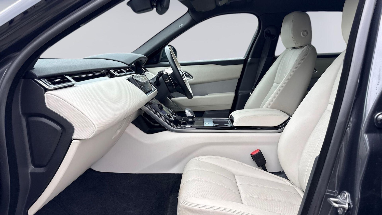 Used Land Rover Range Rover Velar 2023 for sale - 77849412: Photo 3