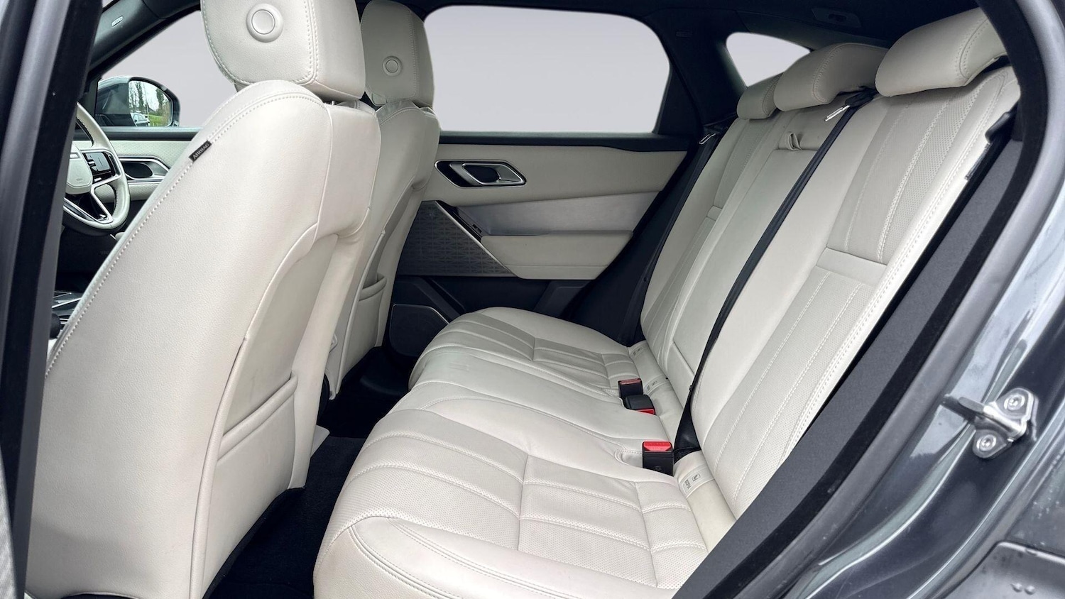 Used Land Rover Range Rover Velar 2023 for sale - 77849412: Photo 4