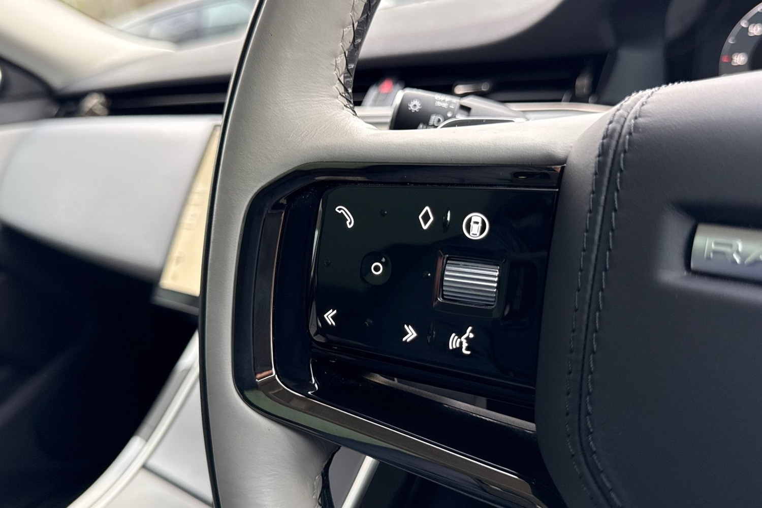 Used Land Rover Range Rover Evoque 2024 for sale - 76961631: Photo 33